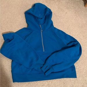 Lululemon scuba oversized half zip in pool side 
Size xs/s